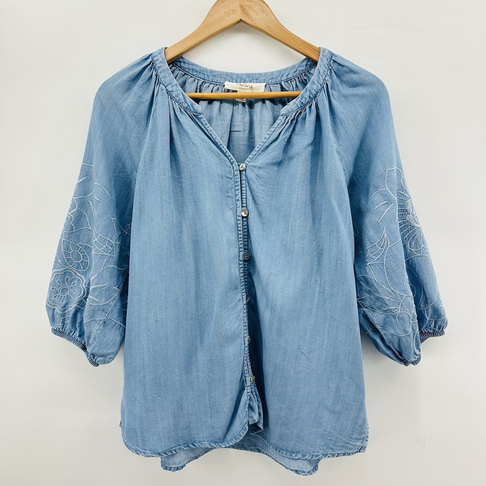 Nurture Westbound Blouse Women M Blue Embroidered Chambray Boho Peasant BB11
